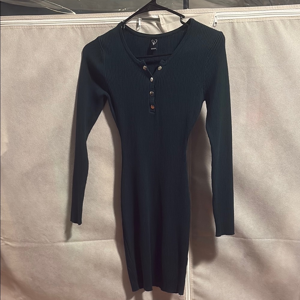Windsor Forest Green Buttoned Long Sleeve Bodycon Dress